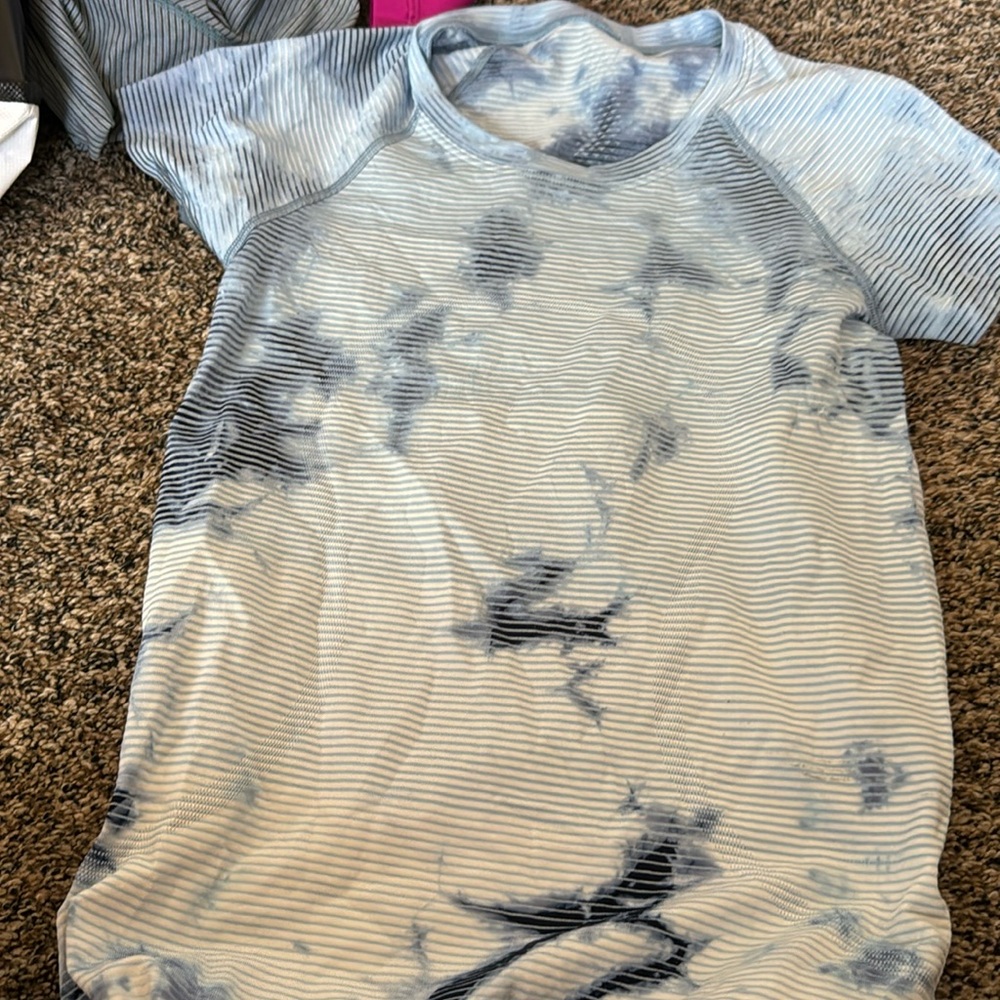 lululemon swiftly tech size four blue tie dye ombré